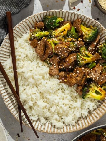 Featured image of beef and broccoli dish.
