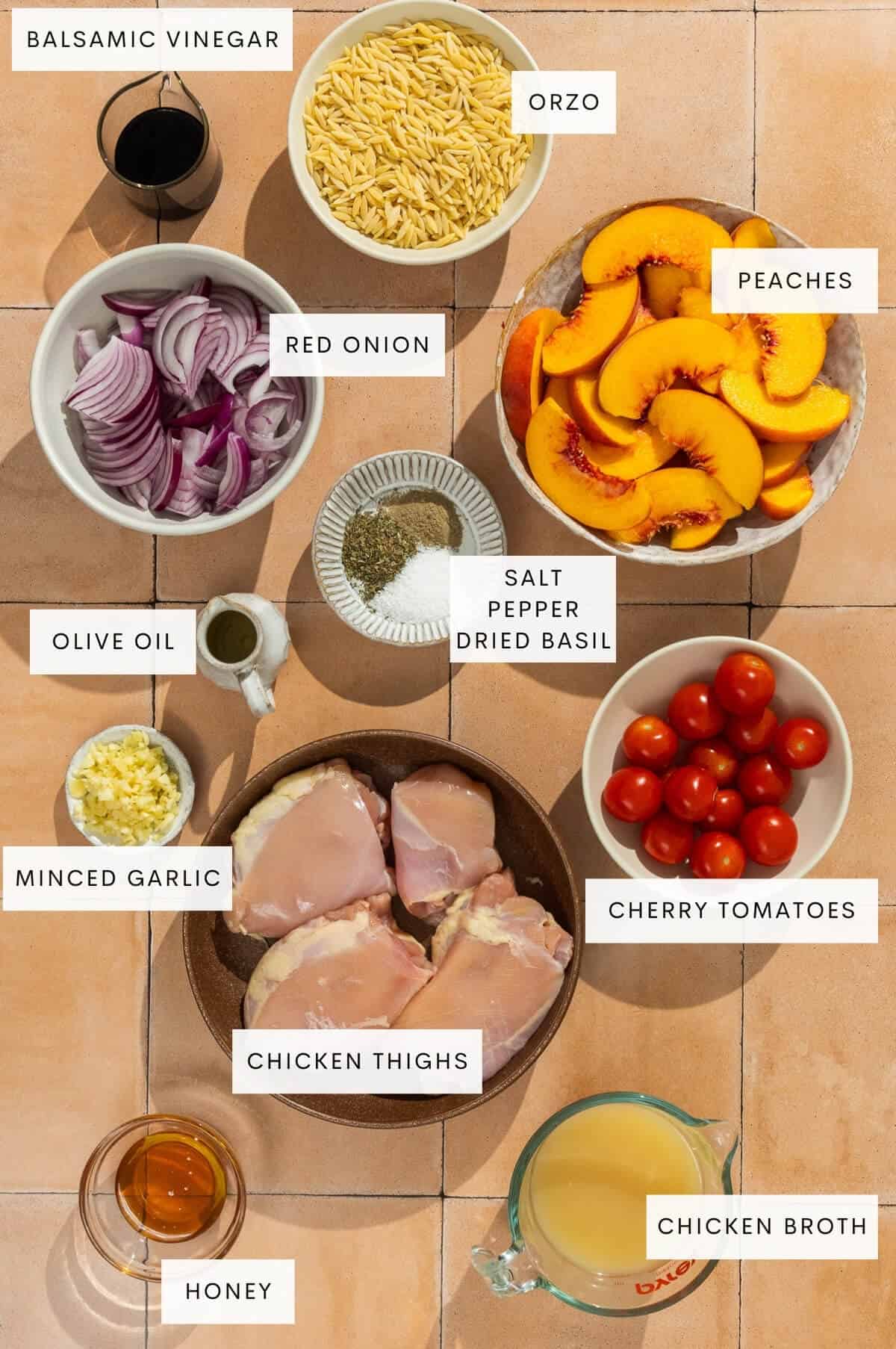 Ingredients for chicken with peaches.