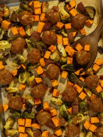 Featured image for fall meatball sheet pan.