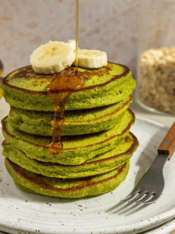 Featured image for banana spinach pancakes.