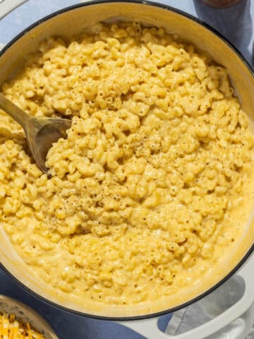 Featured image for stove top Mac and cheese.
