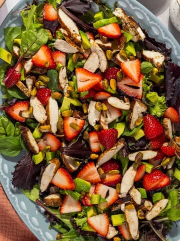 Featured image for strawberry pistachio salad.
