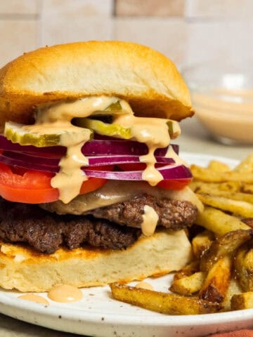 Featured image for homemade smash burgers.